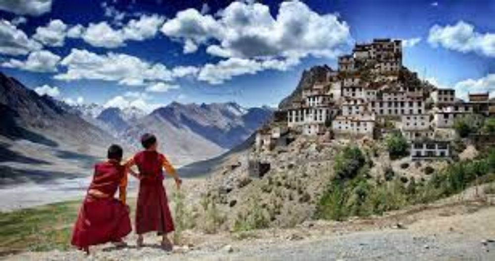 8 things you must carry when traveling to Spiti Valley. | by Team Kaarwan |  kaarwan