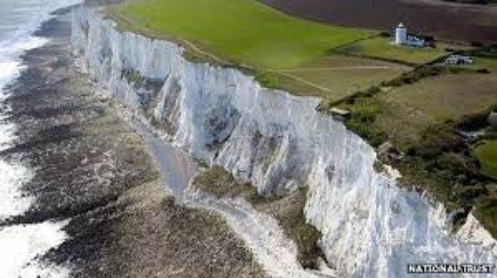 White Cliffs of Dover: Why are they so important to the British? - BBC News